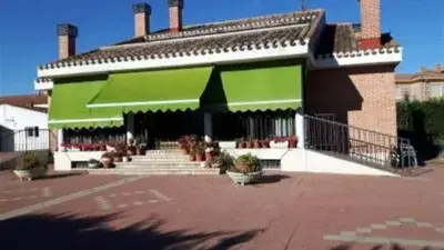 Chalet en Venta Simancas 8 Dormitorios Piscina