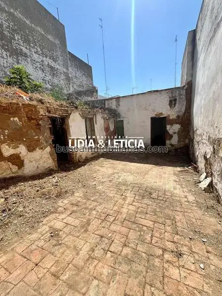 Solar en venta Alcalá de Guadaíra centro 109m2