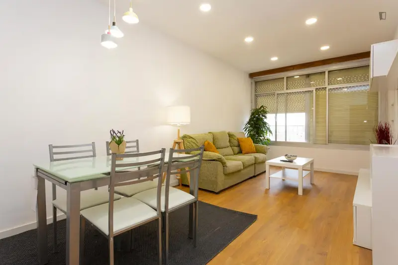 Un piso de 4 habitaciones