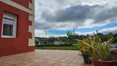 Casa en Vigo 190m2 1300m2 Finca Jardin Garaje