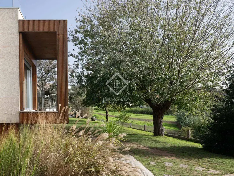 Chalet en Venta en Nigrán con Piscina y Casa de Invitados
