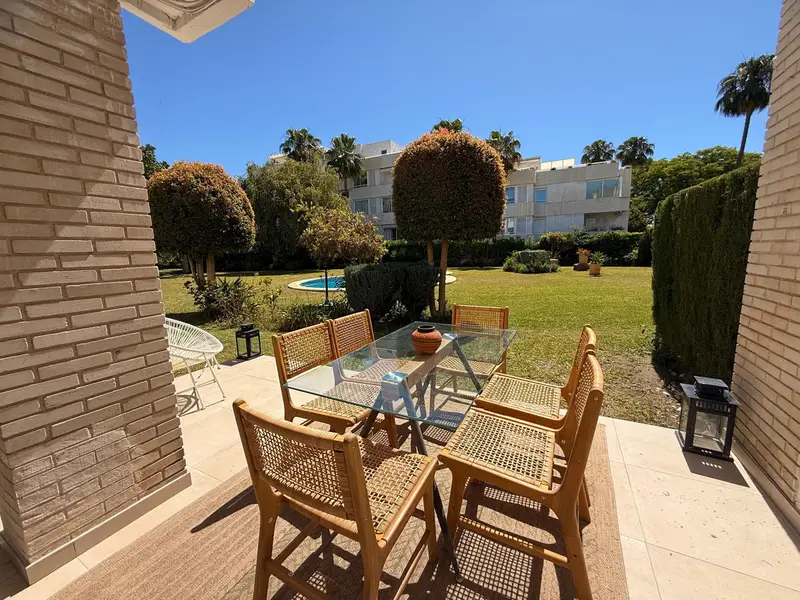 Casa-Villa de 3 Dormitorios alquiler Nueva Andalucia, España