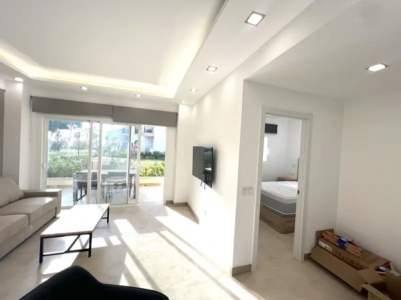 Apartamento 2 Dormitorios Puerto Banus Primera Linea de Playa