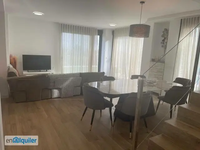 Casa amueblada en Polop con piscina climatizada
