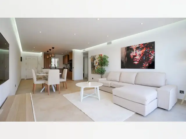 Piso de 2 Dormitorios en venta Benahavis, España