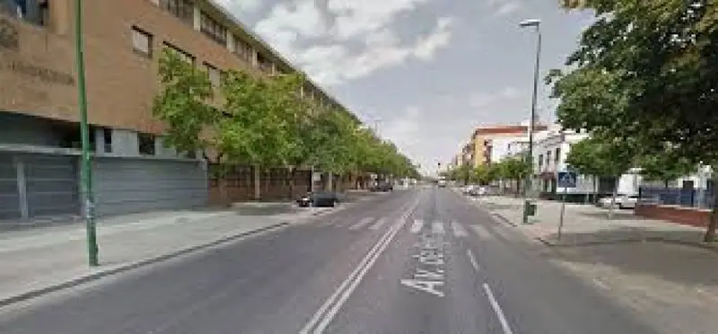 Venta Local Comercial Cerro Del Aguila Sevilla 84m2