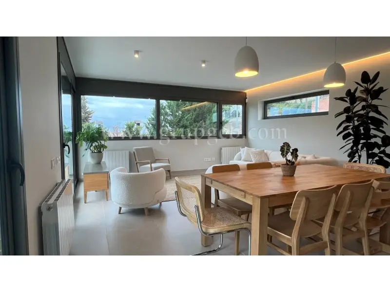 Venta Casa Luminosa en La Roca con Vistas al Mar