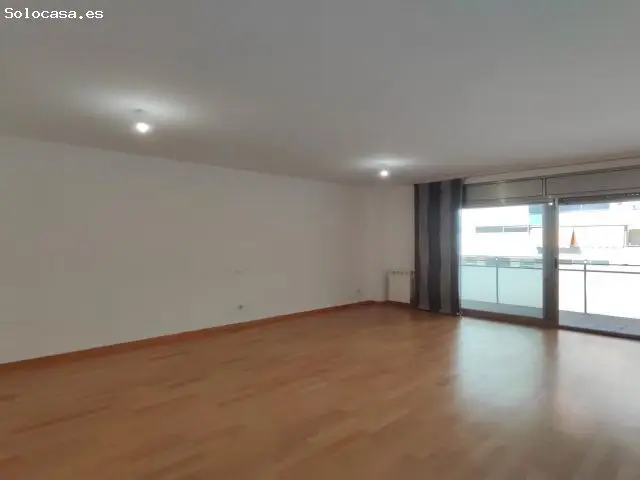 Dúplex Invertido 4 Dormitorios 3 Baños Terraza Parking Manresa