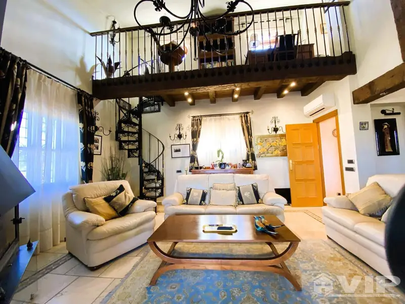 Villa de Lujo en Desert Springs con Vistas al Golf