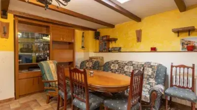 Casa Adosada en Vegas del Genil con Apartamento en Sótano