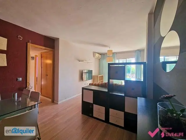 Piso estudiantes Sevilla 85m2 3 dormitorios terraza reformado
