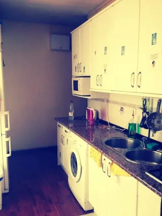 Calle de Chinchilla, Madrid, Community of Madrid 28013