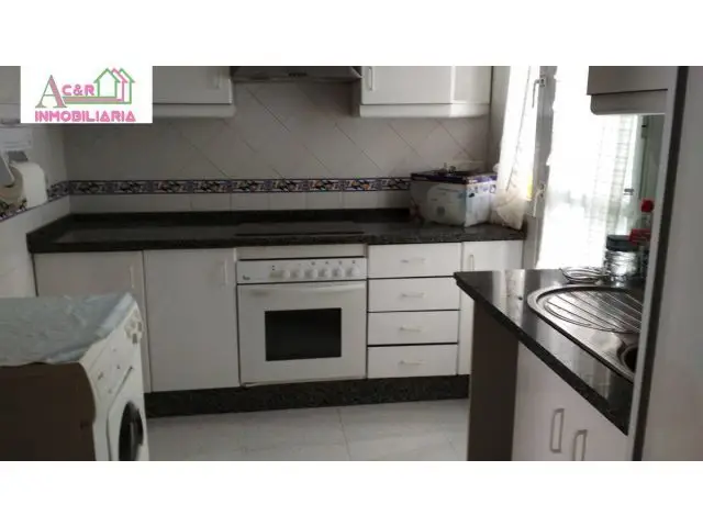 Piso amplio en Baena Centro Ensanche 4 dormitorios 2 baños terraza