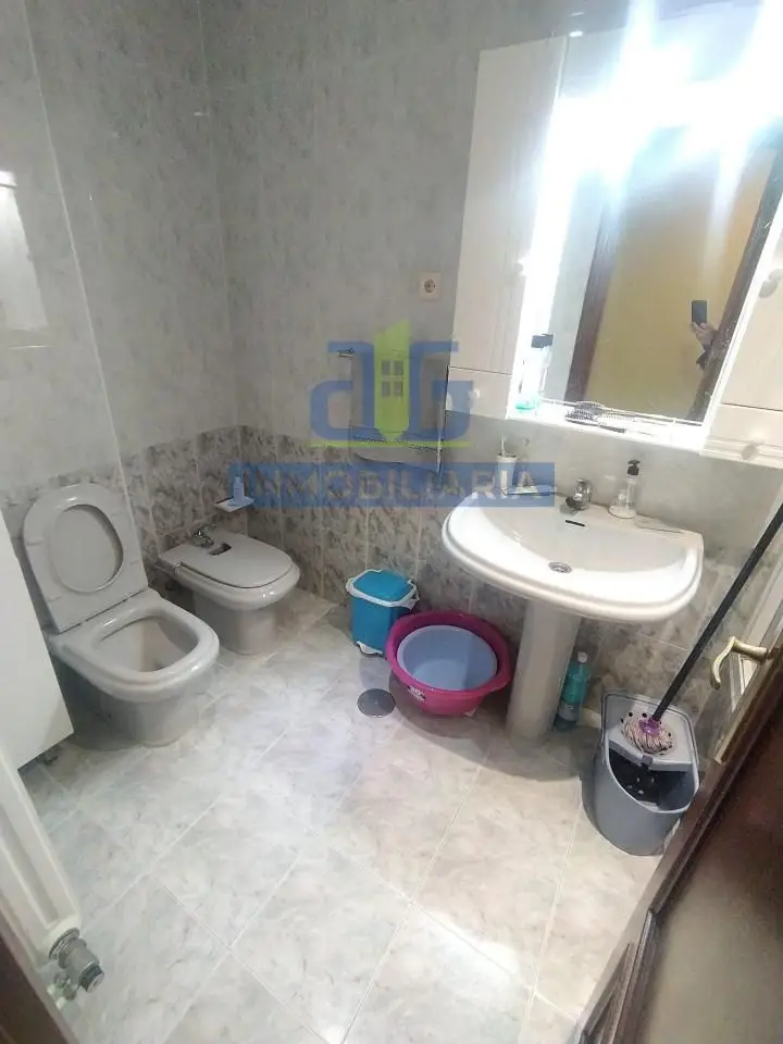 Apartamento con Garaje en Navatejera Ideal para Inversores