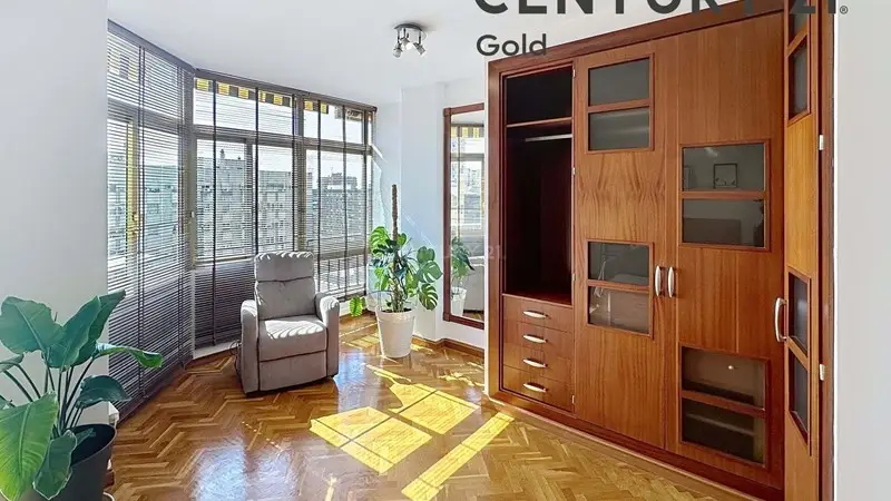 Piso en venta en Málaga: Amplio, elegante y con plaza de aparcamiento