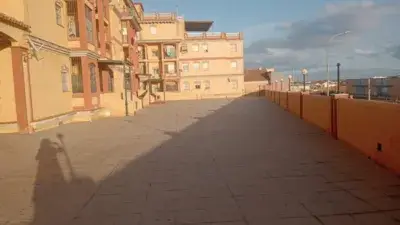 Apartamento en venta Avenida de la Constitucion con terraza garaje y trastero