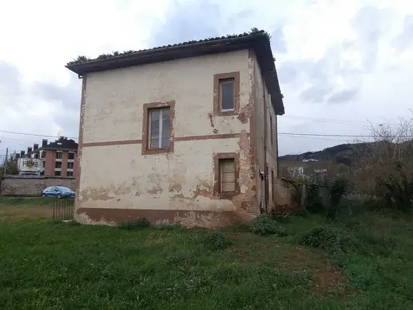 Casa en Grado para Reformar Cerca del Camino de Santiago