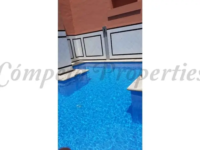 Villa de Lujo en Nerja 4 Dormitorios Gran Patio Piscina