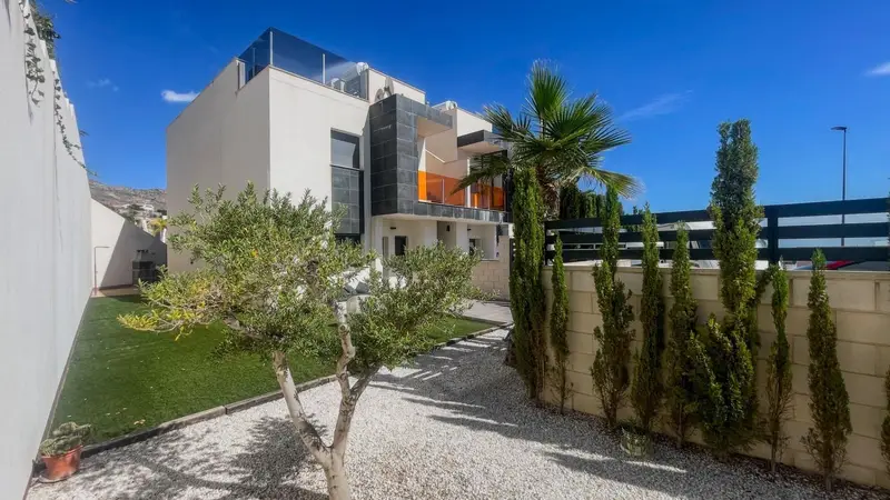 Apartamento en Finestrat con Piscina, Gimnasio y Parking