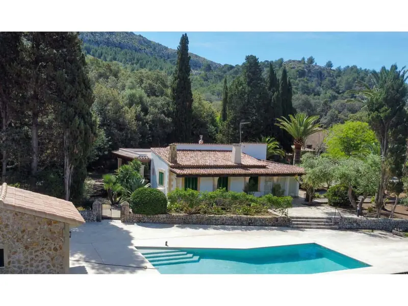 Finca Rustica con Casa de 3 Dormitorios y Licencia Turistica en Mallorca