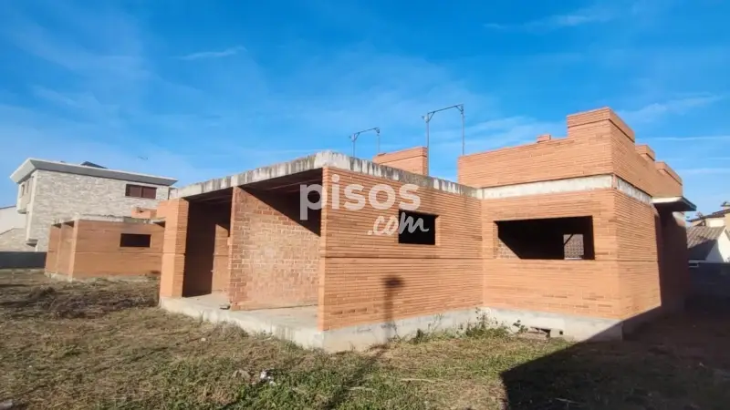 Casa en venta en Calle Pirineus