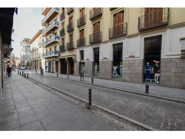 Piso 309m2 5 habitaciones 2 baños Patio 100m2 Gran oportunidad
