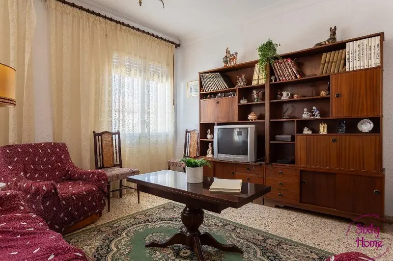 Venta Casa con Patio en Frula Almuniente