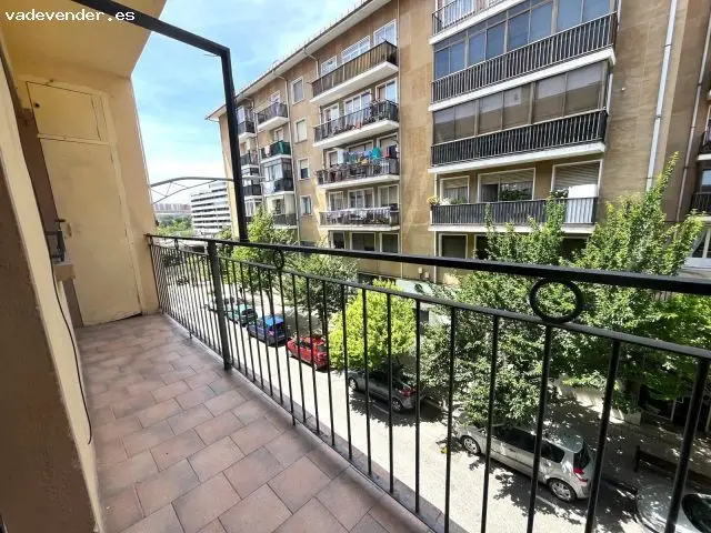 Vivienda en Rochapea Zona Santa Engracia 75m2 3 Dormitorios