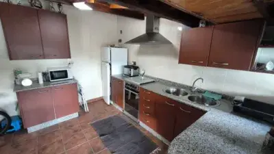 Chalet en Venta Ponteareas Amplio con Piscina y Galpon