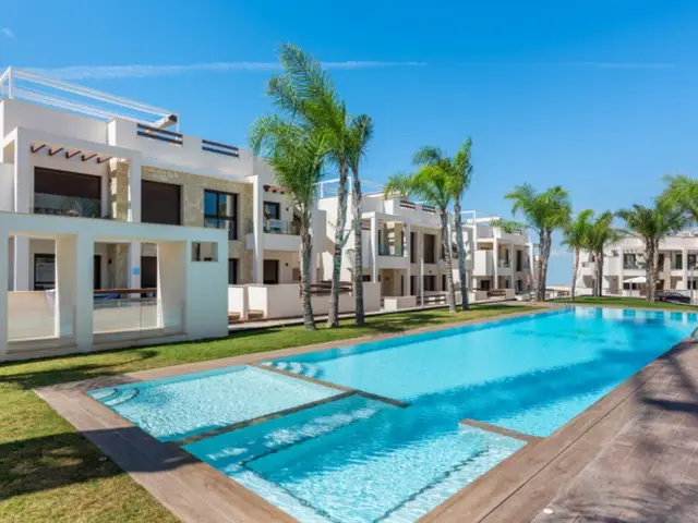 Adosado 3 Dormitorios Torrevieja Vistas Lago Sal Piscina Garaje