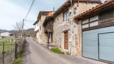 Casas Adosadas en Laviana con Vistas a Peña Mea