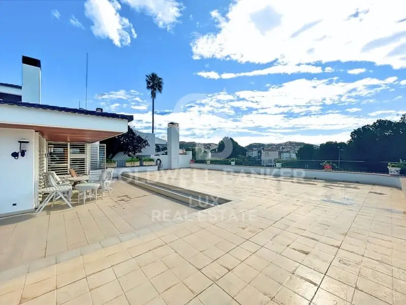 Chalet de Lujo en Roses con Licencia Turistica y Spa