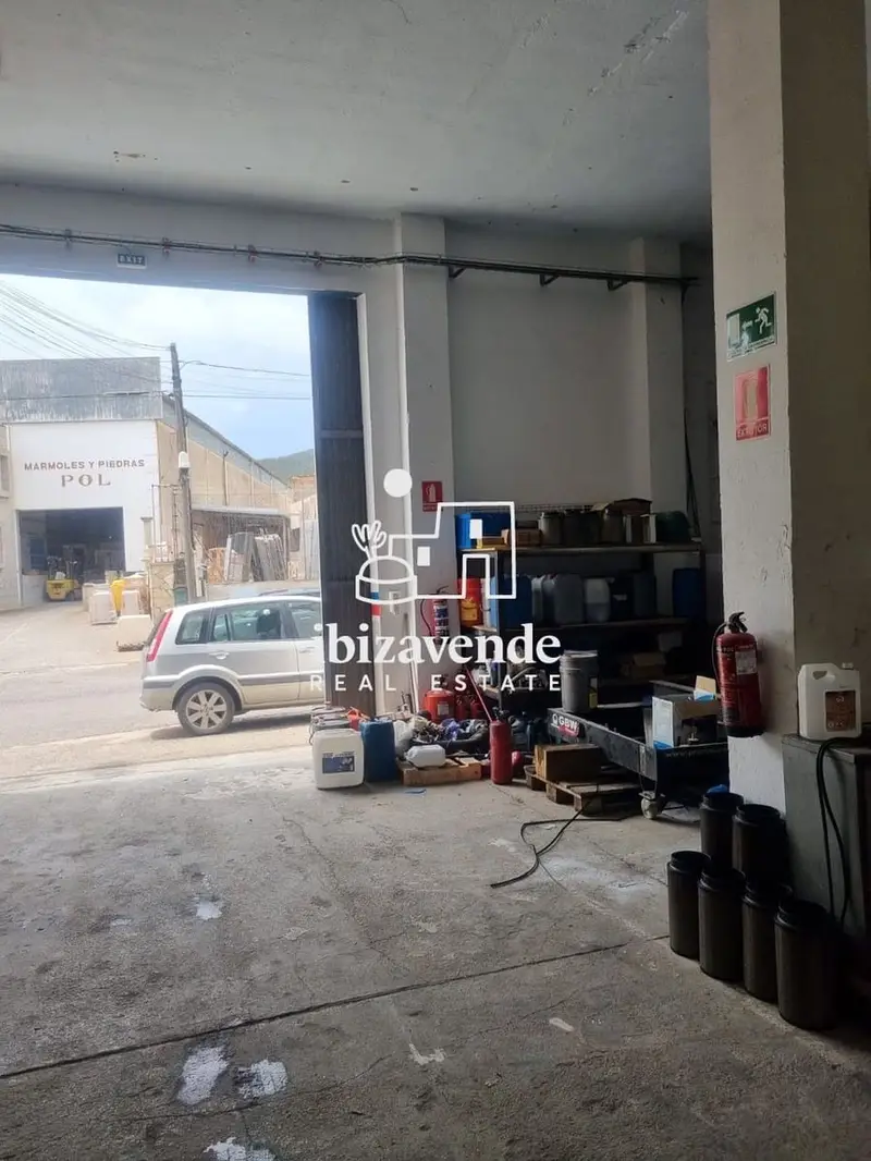 Nave Industrial en Venta Ibiza Can Bufí 246m2 Alquiler hasta 2032
