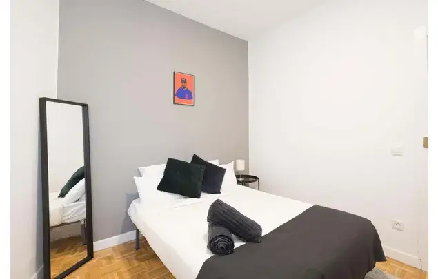 Habitaci
ón 90m
² Madrid Calle Toledo