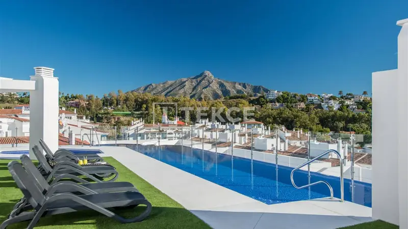 Apartamentos en Marbella con Vistas al Mar y Piscina