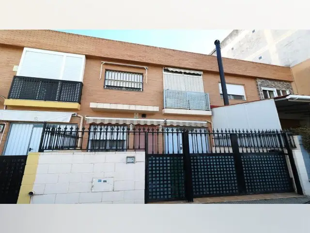 Adosado de 4 Dormitorios en venta Almoradí, España