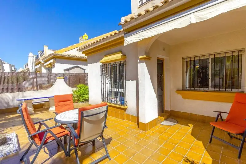 Adosado en Orihuela Costa cerca del mar