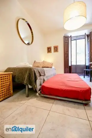 Estudio en Lavapiés Madrid Centro con Balcón