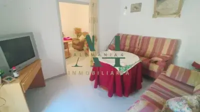 Casa con Caballeriza y Patio Urbanizable en Aliseda
