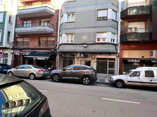 Local Comercial en Venta en Mieres Centro