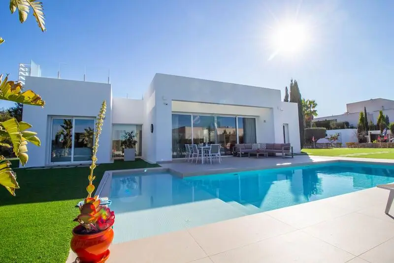 Villa de Lujo 3 Dormitorios Campoamor