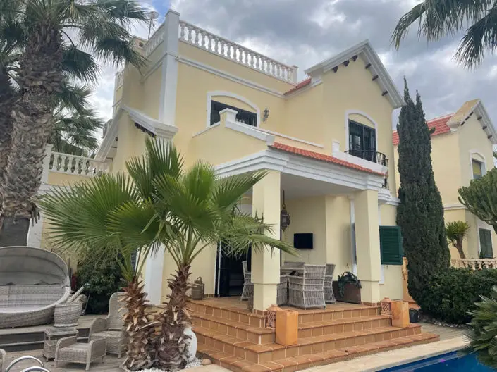Villa de Lujo 3 Dormitorios Orihuela Costa