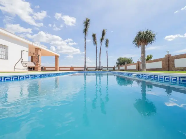 Chalet con Piscina Privada en Cártama Málaga