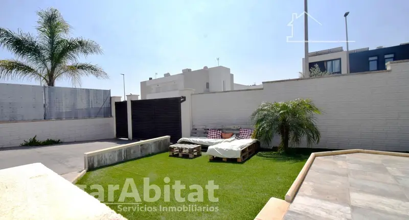 Chalet en venta en La Pobla de Vallbona