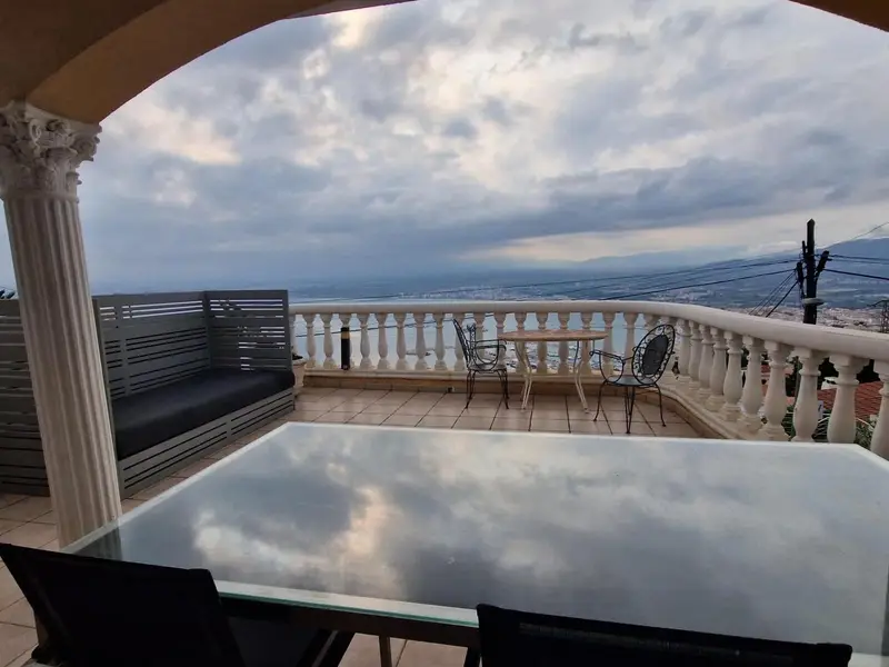 Chalet en Roses con Vistas al Mar y Licencia Turistica HUTG