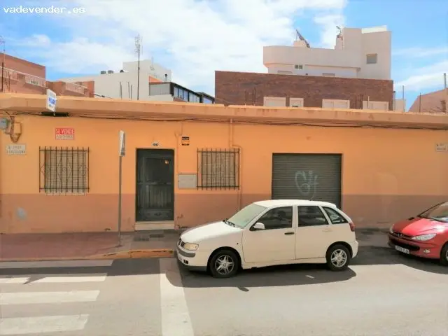 Casa en Venta El Ejido Centro 120m2 1 Dormitorio Garaje Reforma