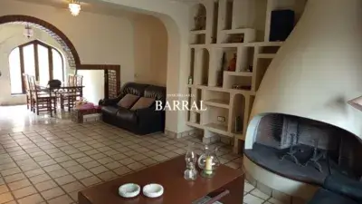 Casa en Venta en Cortes - Reformada con Chimenea y Garaje