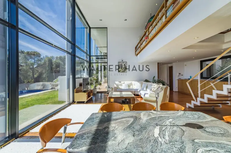 Chalet en venta en Cala Sant Francesc Blanes con piscina infinita