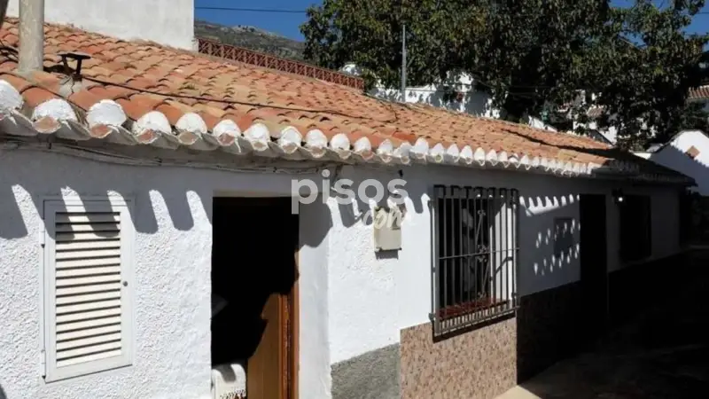Chalet con Dos Apartamentos en Mondron Ideal para Inversión