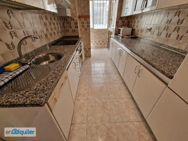 Piso en Alquiler Sevilla 100m2 4 Dormitorios Amueblado Terraza